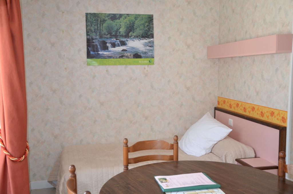 Logis Auberge De L'Allagnonette Saint-Poncy Exteriér fotografie
