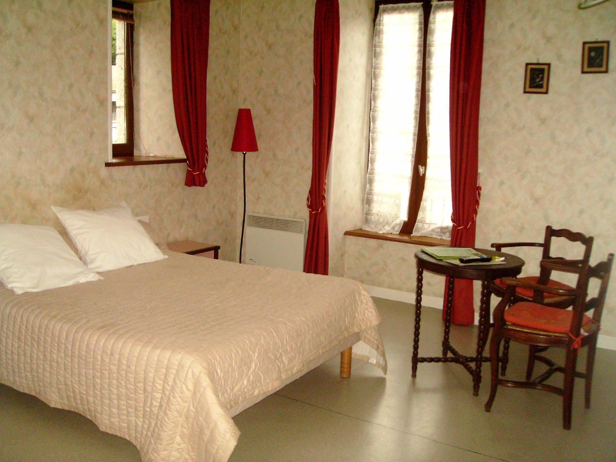 Logis Auberge De L'Allagnonette Saint-Poncy Exteriér fotografie